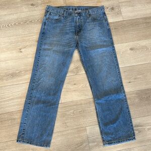 Barely worn Men’s Levi’s 569 34x32 Jeans